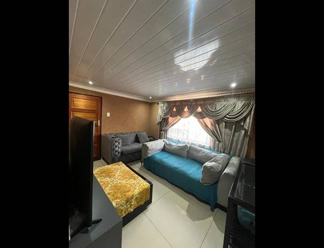 2 BEDROOM HOUSE FOR SALE IN SEBOKENG ZONE 3